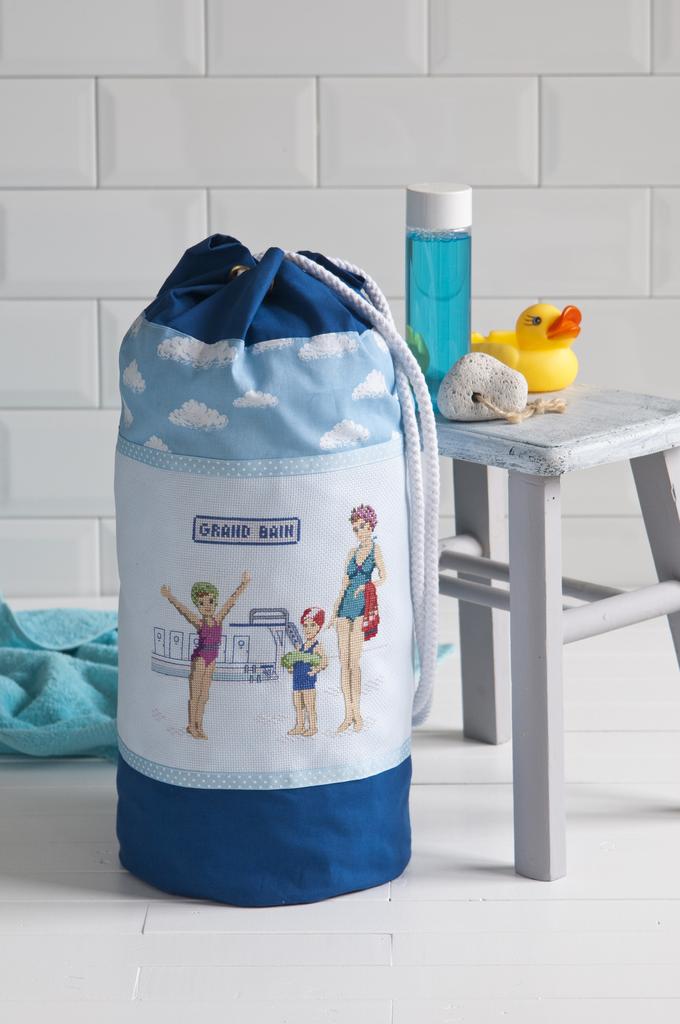 Magazine de broderie N°75 : grilles de point de croix sur le thème de Pâques et du printemps – sacs, tablier, chemin de table et motifs de saison. Mars/Avril 2019.