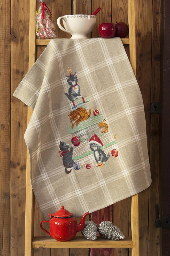 Magazine de broderie N°79 : grilles de point de croix sur le thème de Noël – animaux, décorations, chaussettes et accessoires de fêtes. Nov/Déc 2019.