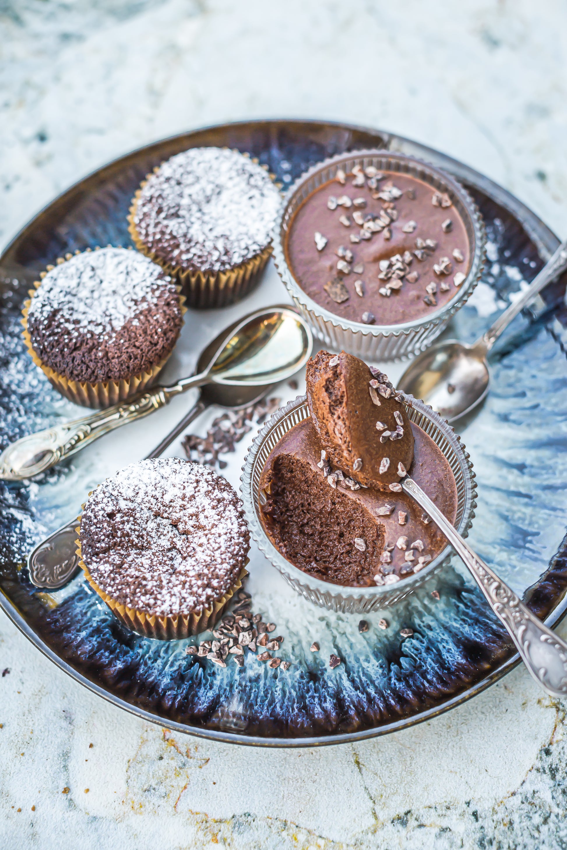 Cake Factory N°01 : 40 recettes de printemps sucrées et salées spécialement conçues pour le mini-four Tefal. Réalisables aussi au four traditionnel. Par la cheffe Magali Ancenay.