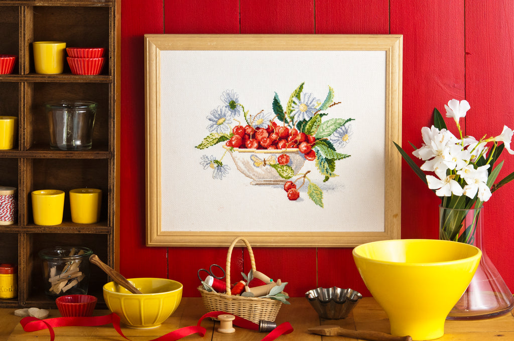 Mook point de croix : 16 grilles florales — abécédaires fleuris, bols, fruits et motifs bucoliques pour décorer votre intérieur.