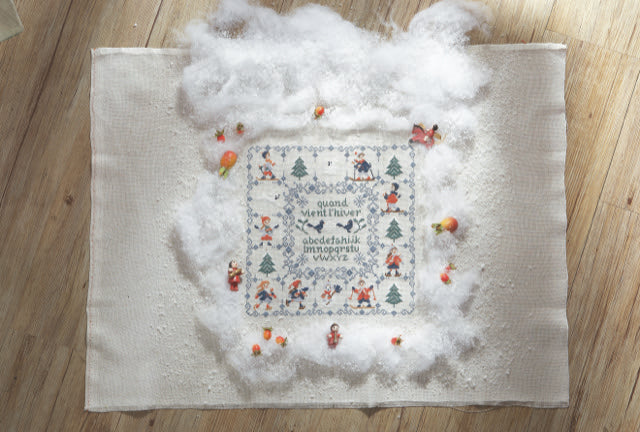 Mook point de croix : 20 créations de Jennifer Lantini autour de l’hiver — nature, maison et Noël — coussins, tableaux et hottes à broder avec douceur.