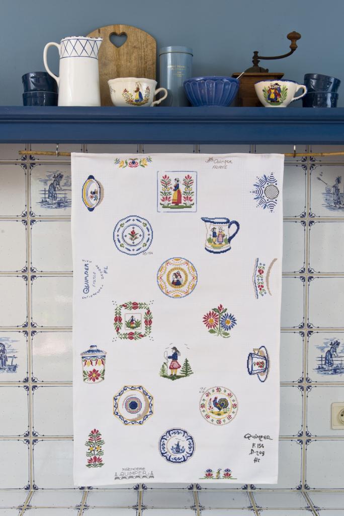 Torchon damier blanc 100 % coton Aïda 5,5 pts/cm, 52x80 cm à broder au point de croix. Fabrication française. Grille dans CPC n°112.