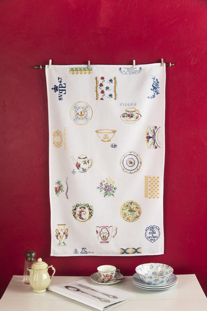 Torchon damier blanc 100 % coton Aïda 5,5 pts/cm, 52x80 cm à broder au point de croix. Fabrication française. Grille dans CPC n°110.