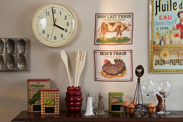 Mook point de croix : 22 modèles champêtres inédits — animaux de ferme, étiquettes, recettes et motifs terroir à broder.