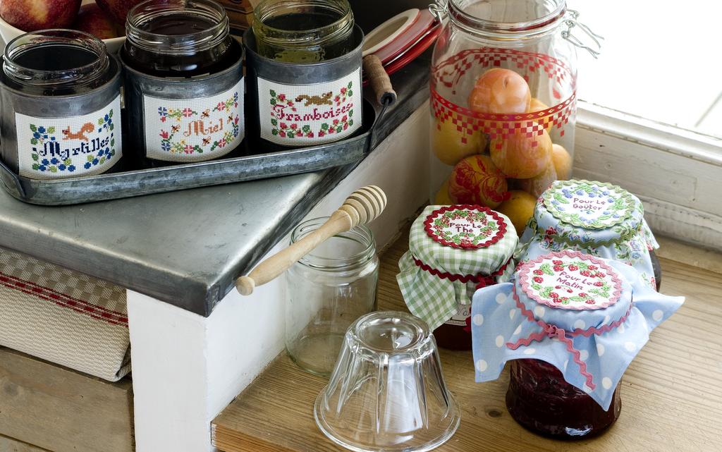 Brodez l’étiquette de Perrette Samouiloff, Création Point de Croix n°003