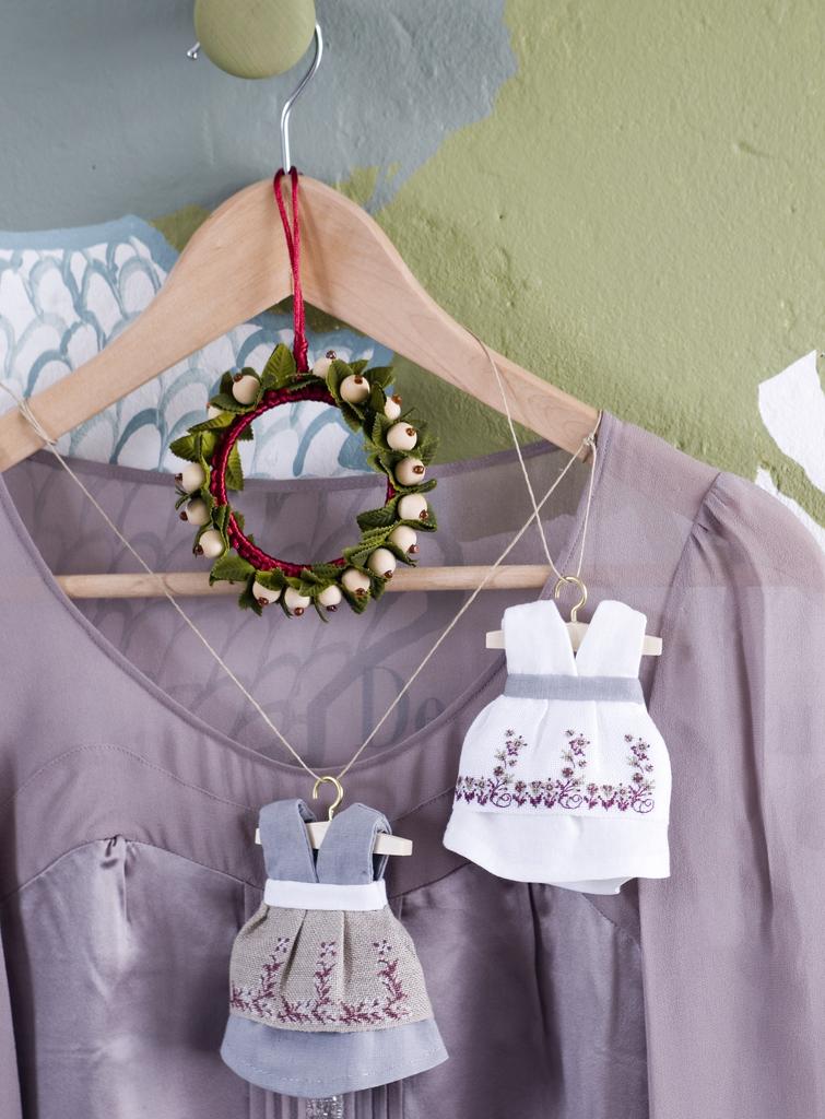 Robes de lavande de Perrette Samouïloff, Création Point de Croix n°004