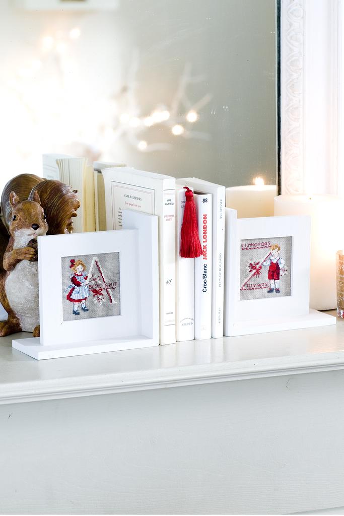 Serre-livres de A à Z de Véronique Enginger, Création Point de Croix n°005