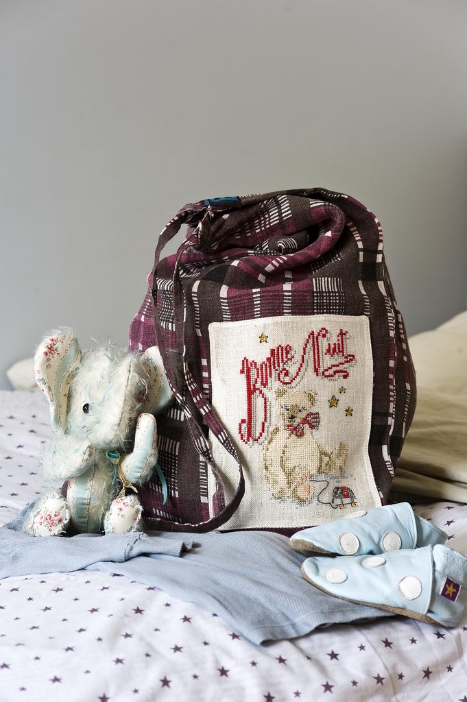 Pyjama côté garçon de Hélène Le Berre, Création Point de Croix n°016