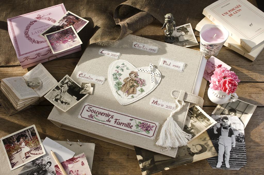 L’album de la famille de Véronique Enginger, Création Point de Croix n°029