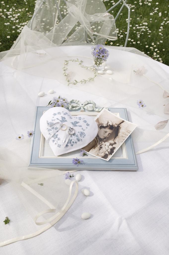 Les oiseaux du bonheur de Perrette Samouiloff, Création Point de Croix n°049