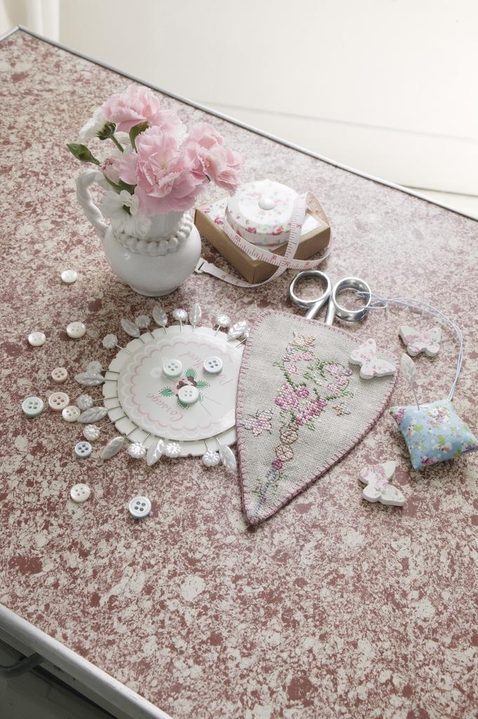 Etui à ciseaux, Création Point de Croix n°053