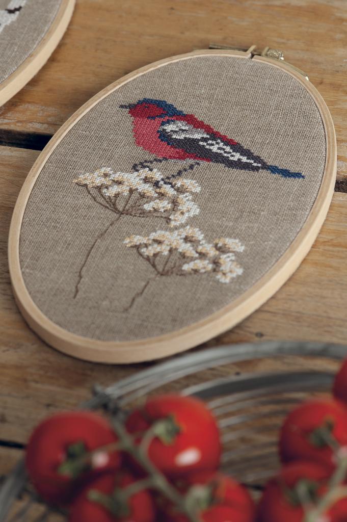 L’oiseau posé sur la fleur, Création Point de Croix n°053