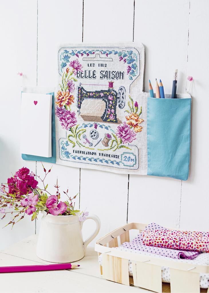 La belle machine à coudre d’autrefois de Véronique Enginger, Création Point de Croix n°053