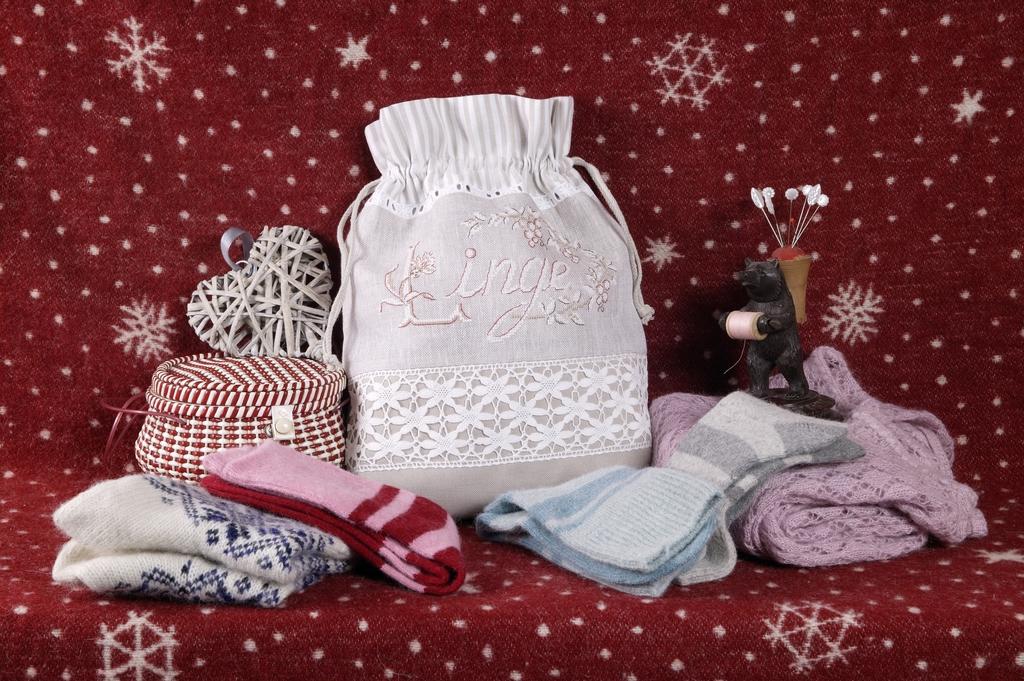 Linge au chaud de Véronique Enginger, Création Point de Croix n°055