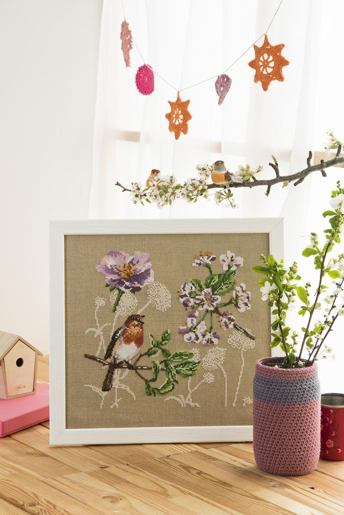 Fleurs et rouge-gorge, Création Point de Croix n°057