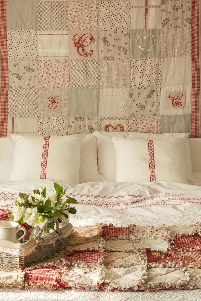 Linge de Maison brodé, Création Point de Croix n°060