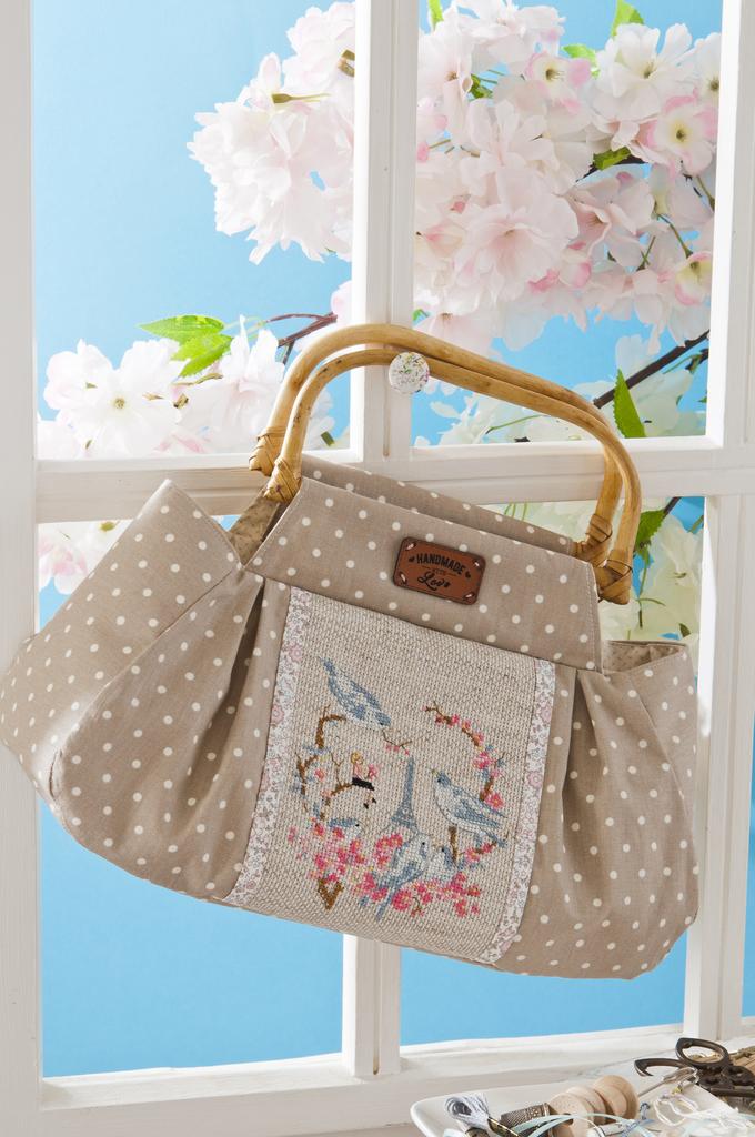 Le sac : balade à Paris !, Création Point de Croix n°070