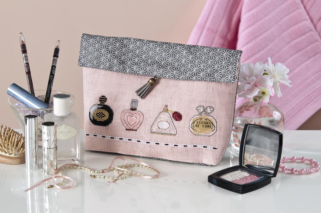 Trousse de toilette, Création Point de Croix n°070