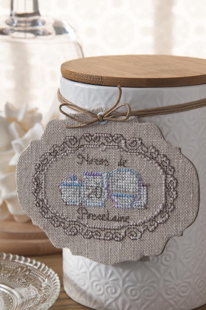 Anniversaires de mariage, Noces de porcelaine, Création Point de Croix n°076