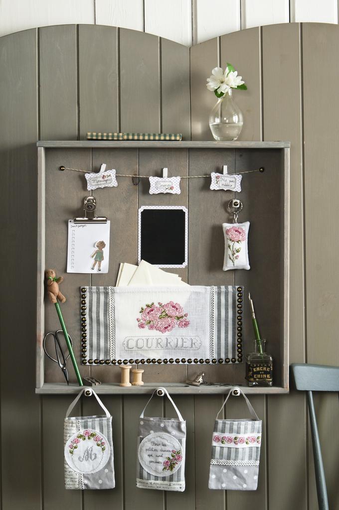 Organiseur de bureau, Création Point de Croix n°078