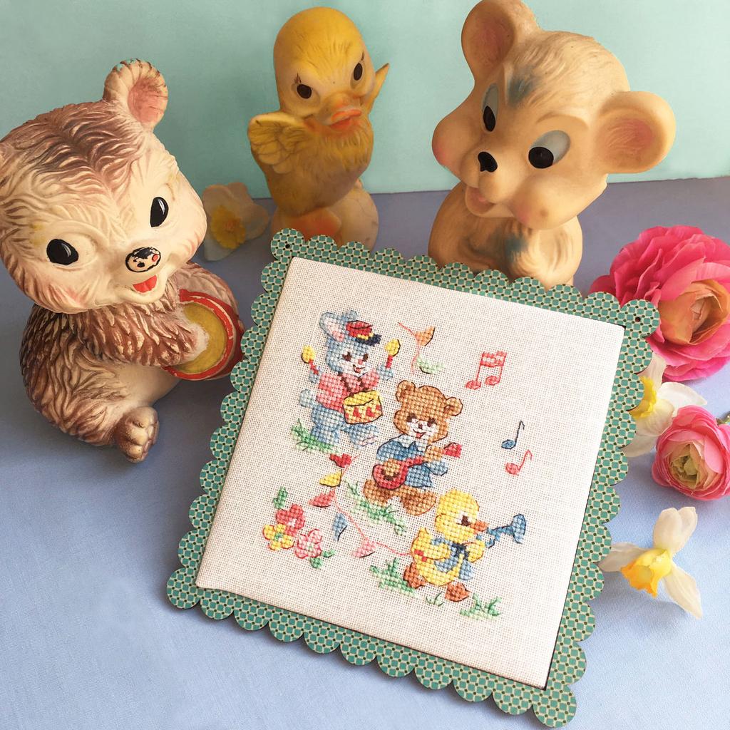 Nos copains d’enfance, Création Point de Croix n°081
