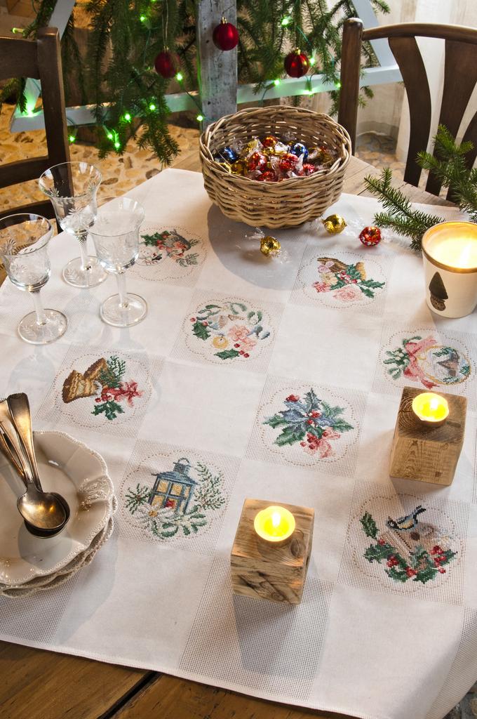 Nappe de noël, Création Point de Croix n°085