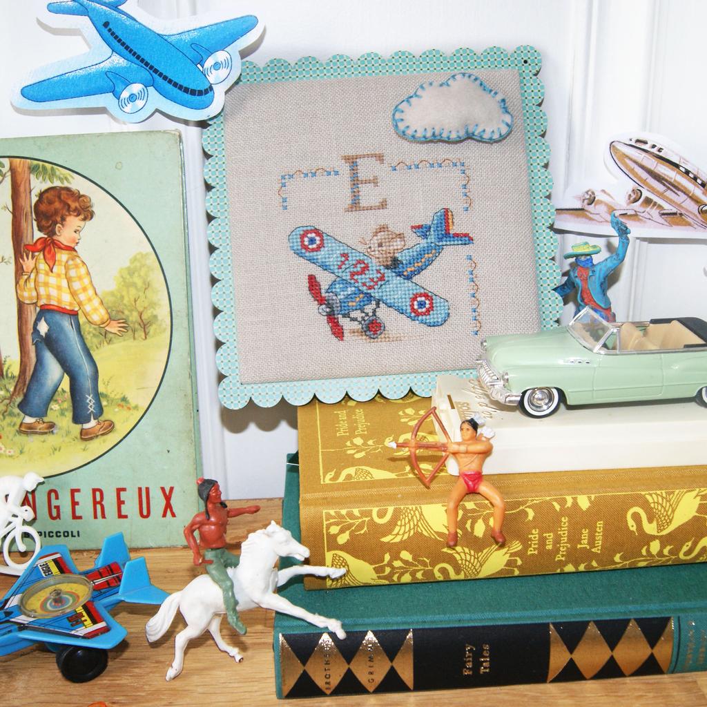 Jouets avions, Création Point de Croix n°085