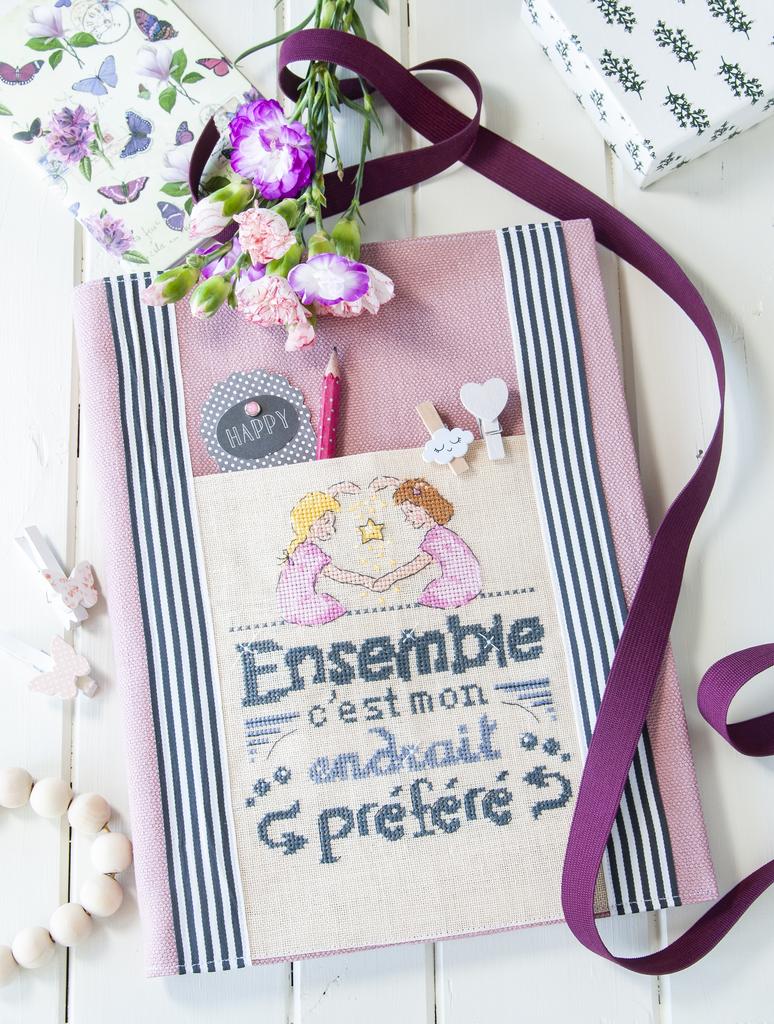 Un carnet, Création Point de Croix n°093