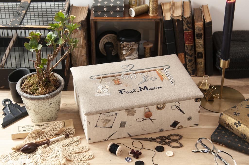 Mes boîtes à couture, Création Point de Croix n°093
