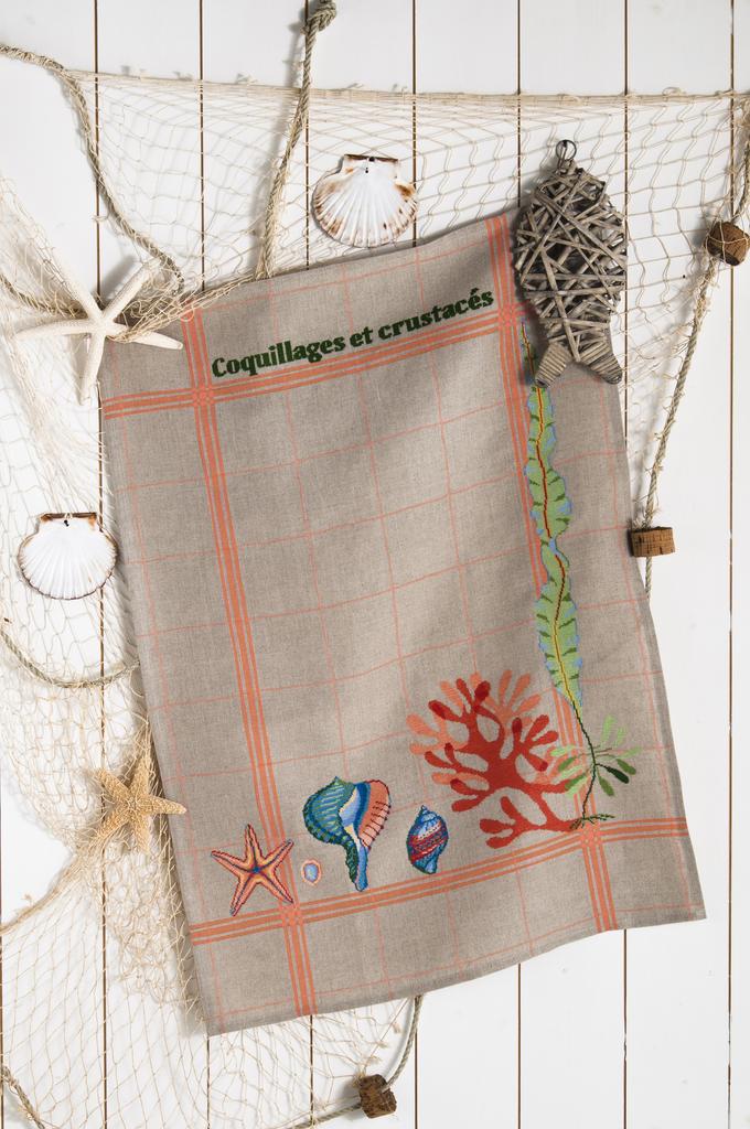 Coquillages et crustacés sur un torchon !, Création Point de Croix n°095
