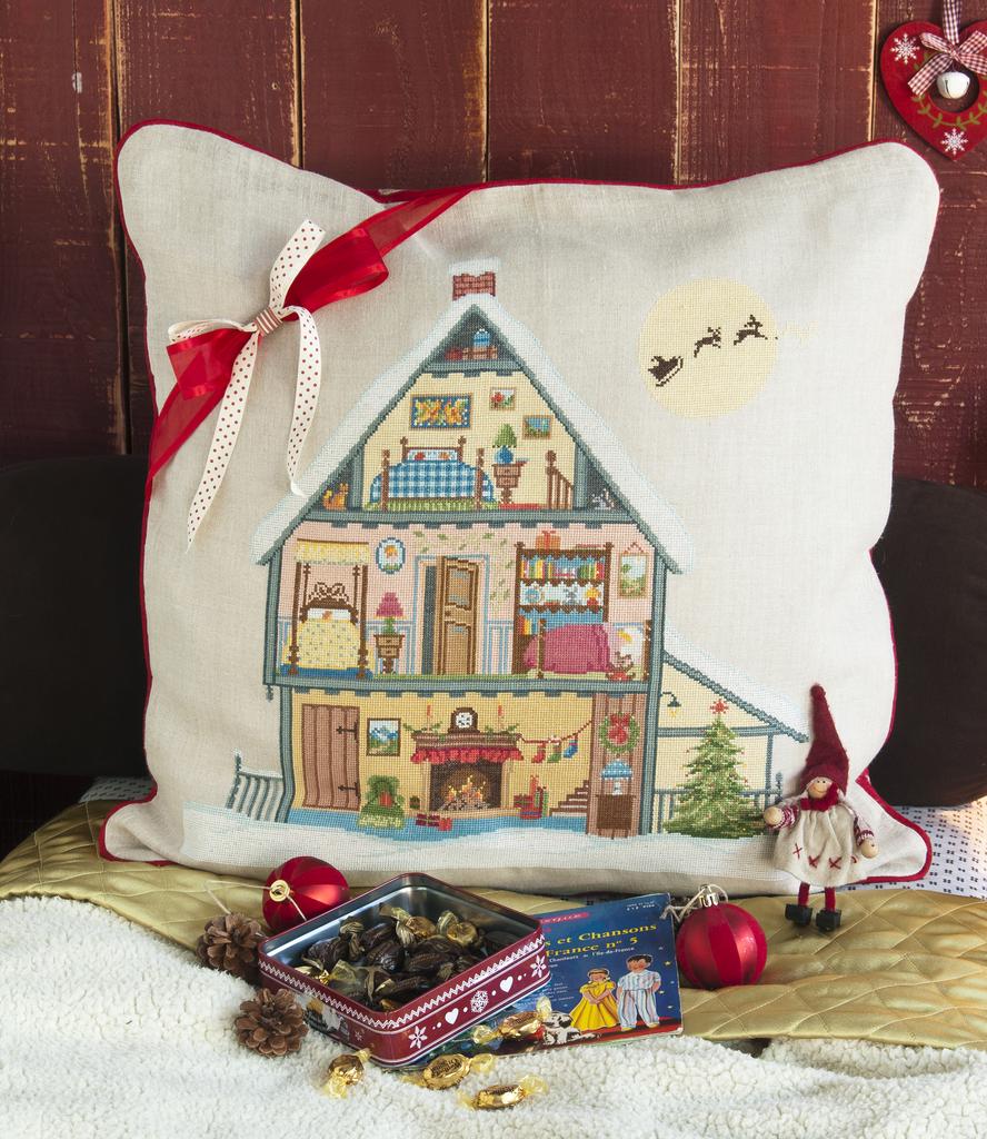 Des coussins brodés pour noël, Création Point de Croix n°097