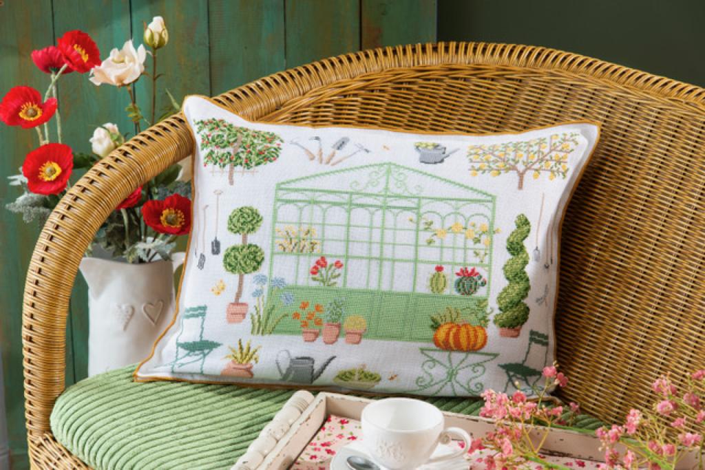 Coussin jardin, Création Point de Croix n°111