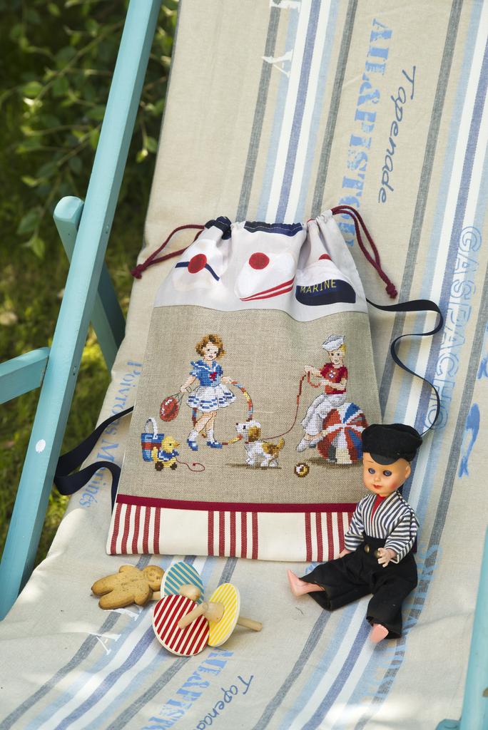 Le sac à dos «  Petits moussaillons », Création Point de Croix n°031