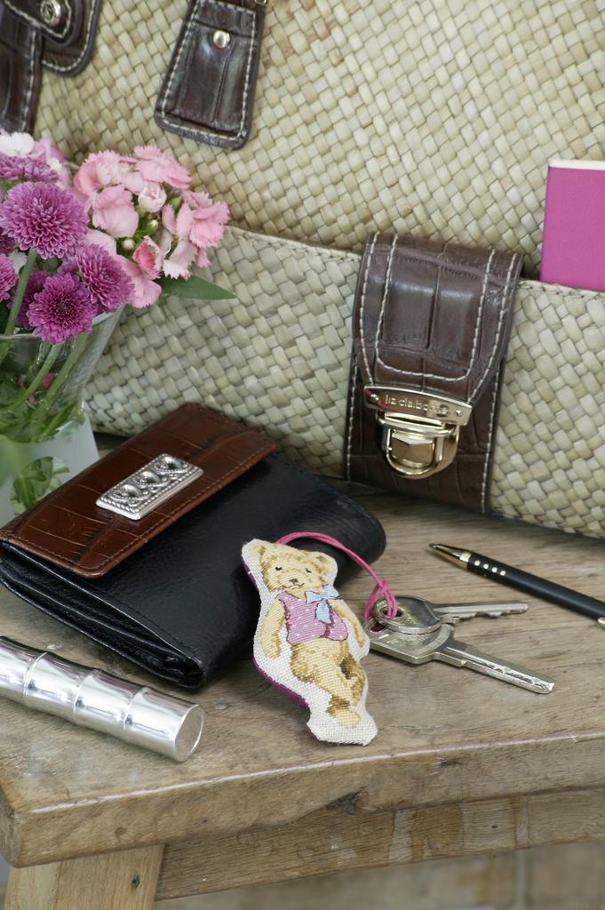 Mon porte-clefs de Hélène Le Berre, Création Point de Croix n°032