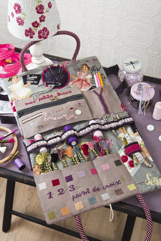 Ce sac pour les  travaux d’aiguilles, Création Point de Croix n°063