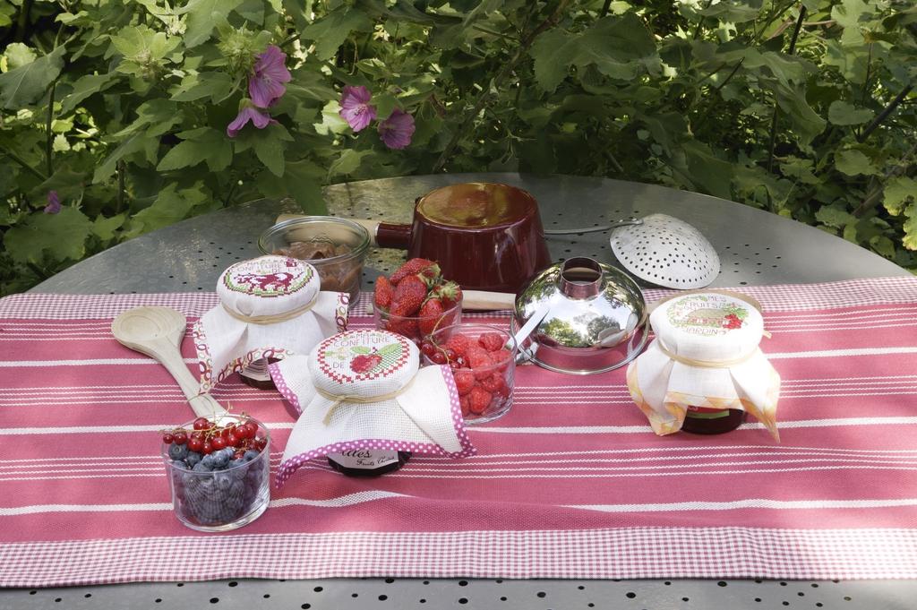 Confitures en robe d'automne, Création Point de Croix n°066