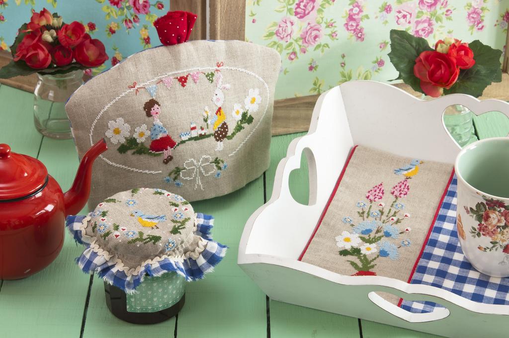 Quand une jolie saynète s’invite à l’heure du thé !, Création Point de Croix n°066