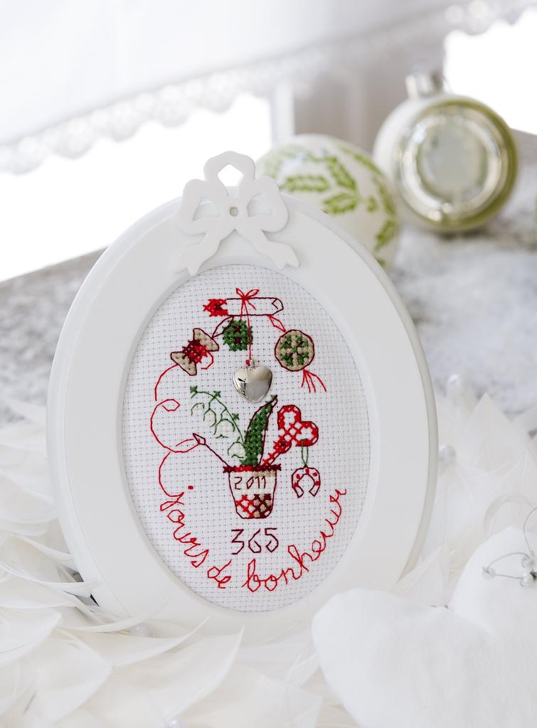 Jolis vœux de fil de Véronique Enginger - Création Point de Croix n°006H