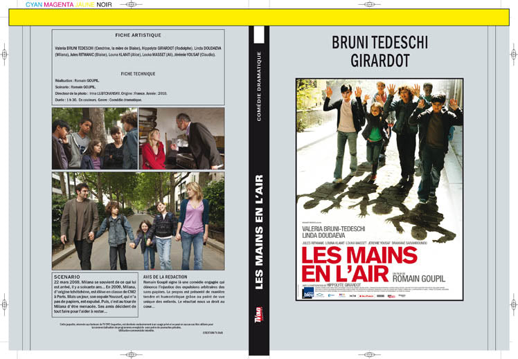 les mains en l'air