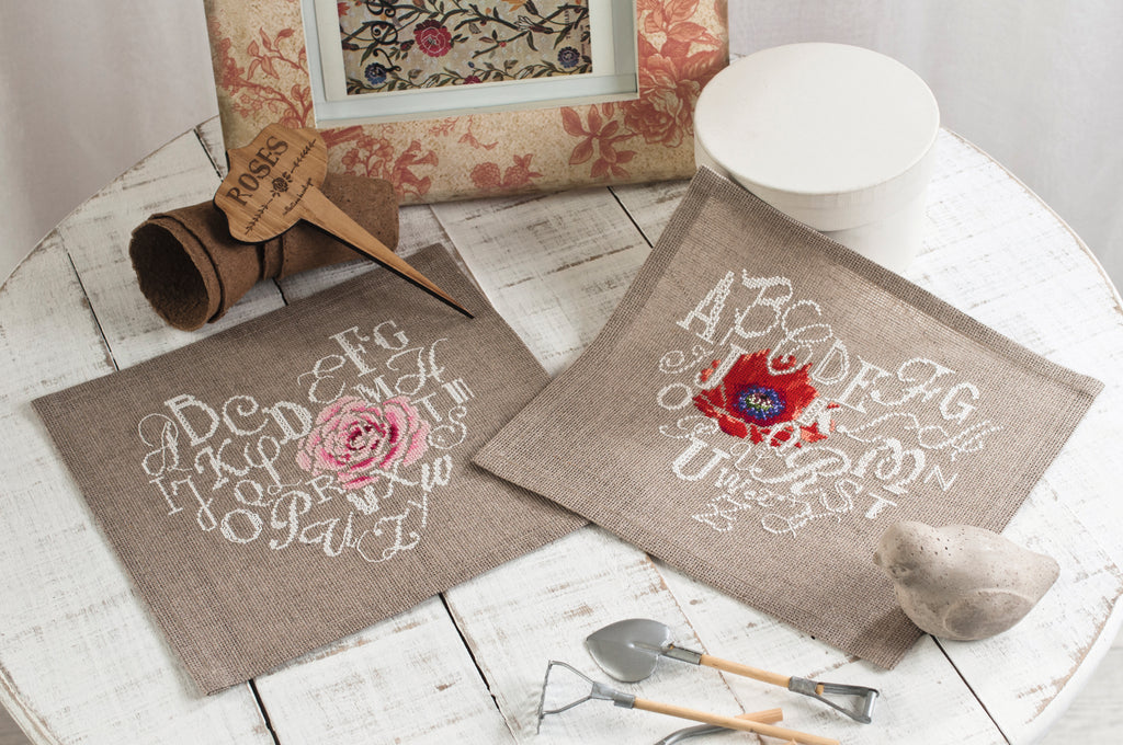 Point de croix Collector n°9 : « Les Cœurs fleuris » : Abécédaires fleuris de Hélène Le Berre