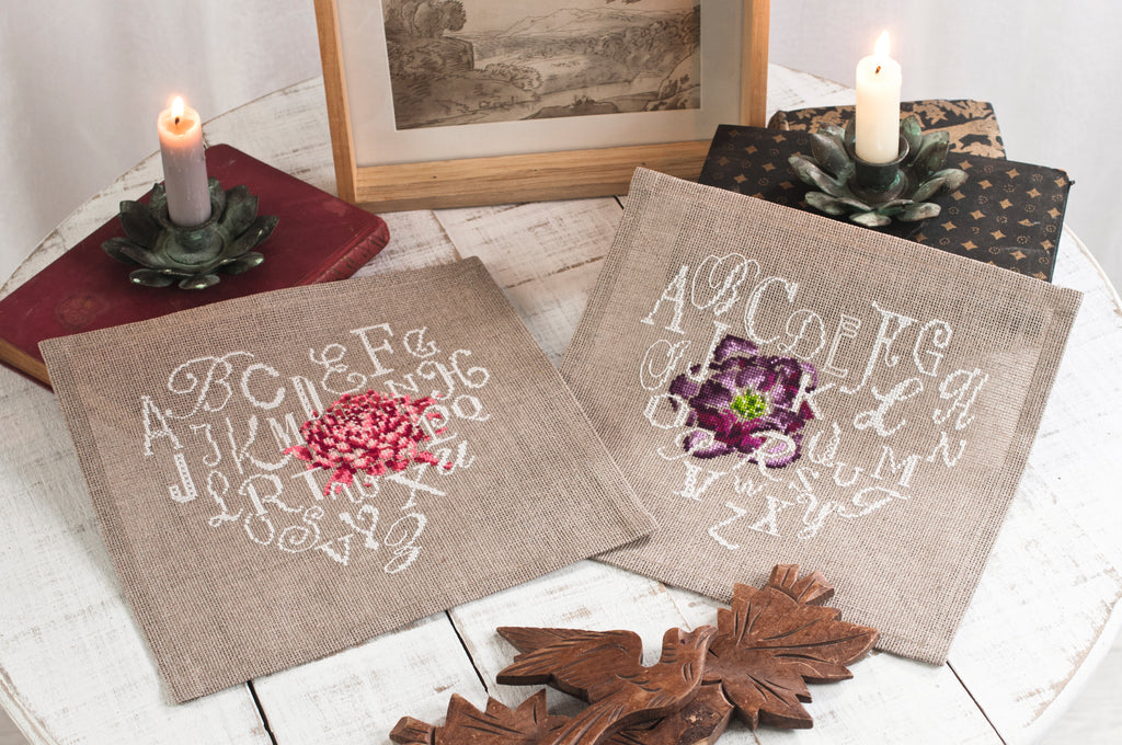 Point de croix Collector n°9 : « Les Cœurs fleuris » : Abécédaires fleuris de Hélène Le Berre